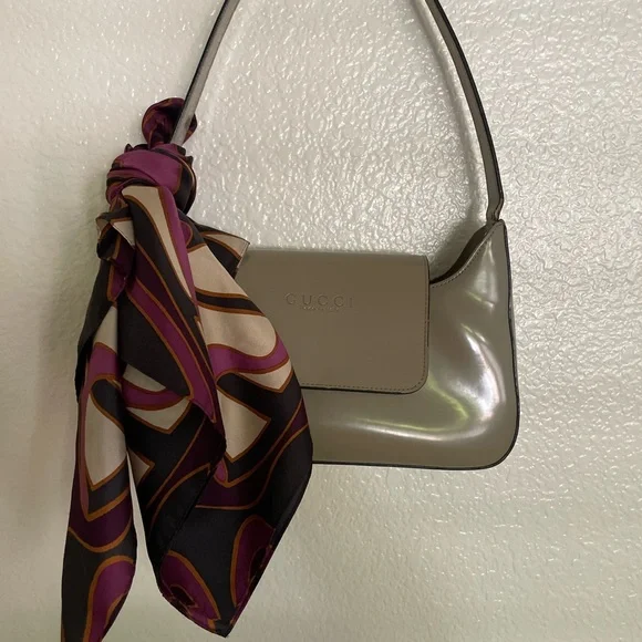 Banana Republic Signature Silk Scarf - Picture 4 of 5